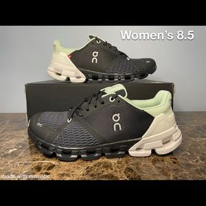 BNIB On Cloud Cloudflyer Shoes in size 8.5